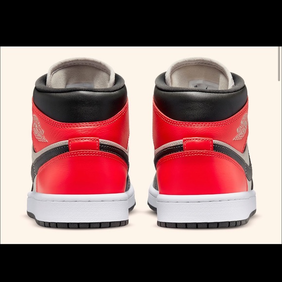 Air Jordan 1 Mid "Light Orewood Brown" Women’s Sz 6 - Picture 4 of 6